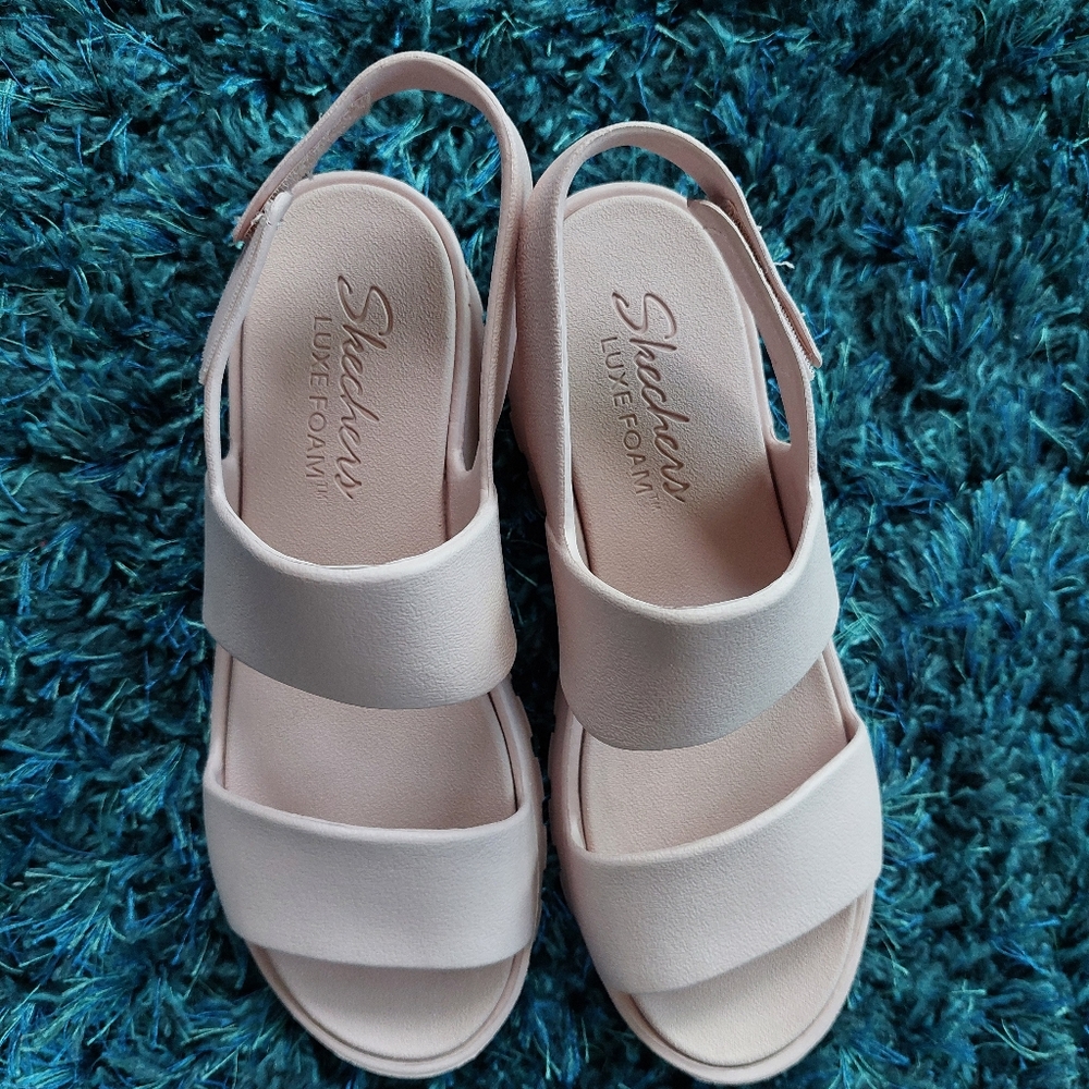 Skechers Womens Foamies Footsteps Sandals